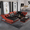 U-förmiges Ledersofa mit Couchtisch