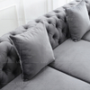 Sofa aus beschichtetem Nerzstoff mit Stoffarmen